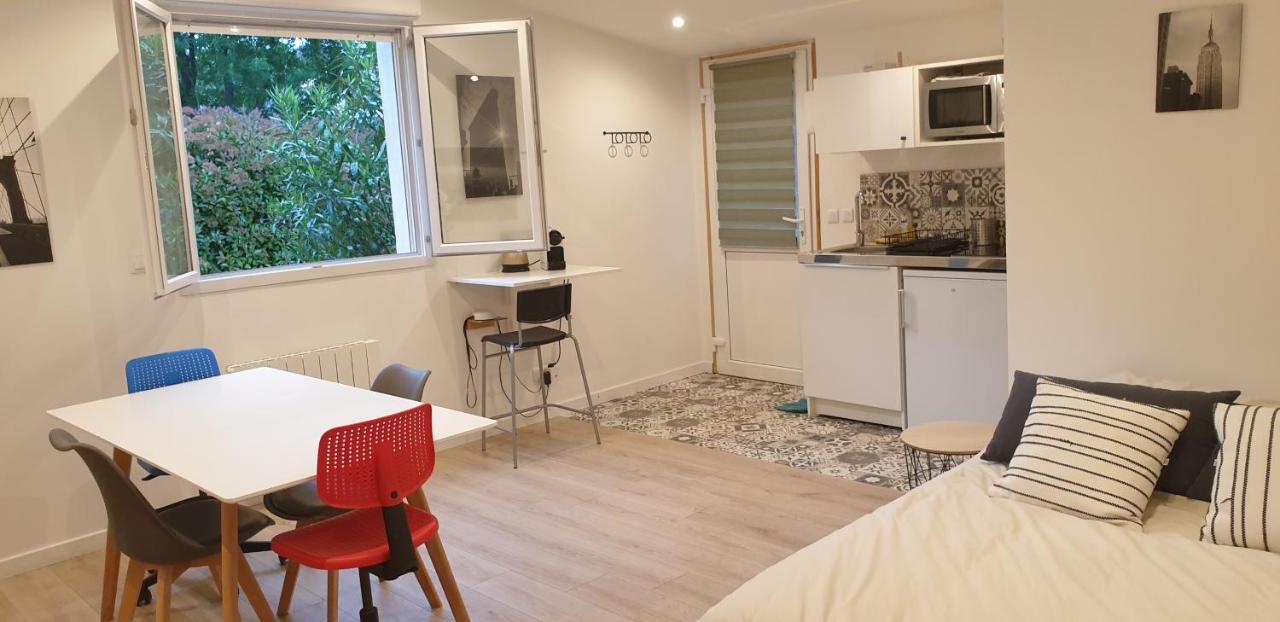Adorable Studio 25M² Tres Calme Avec Parking Marsella Exterior foto